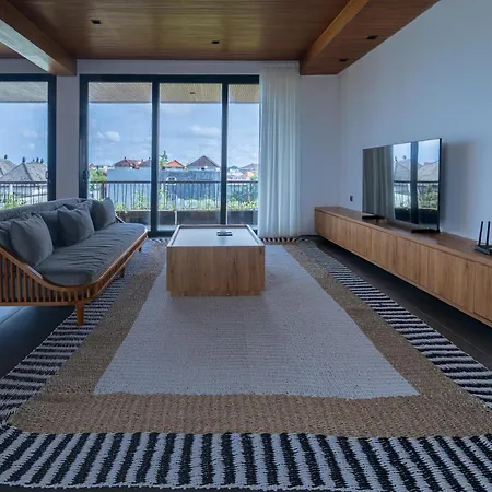 Loi Mansion Managed By Arm One Hundred