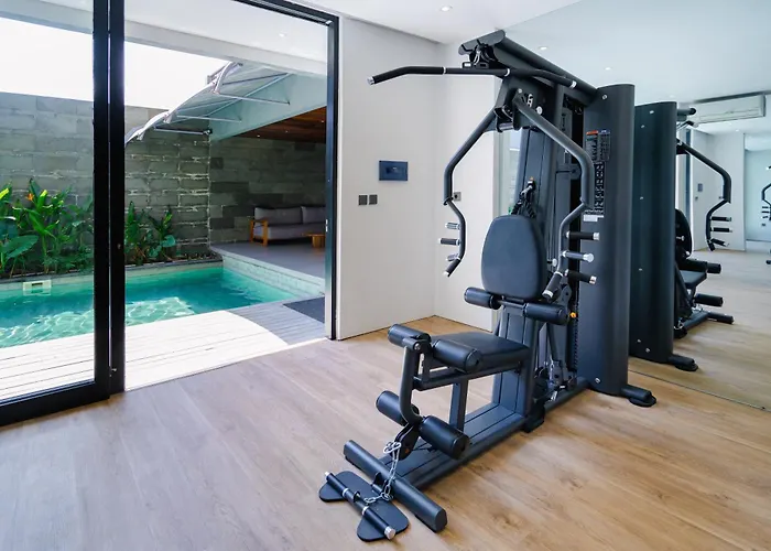 Loi Mansion Managed By Arm One Hundred سمينياك